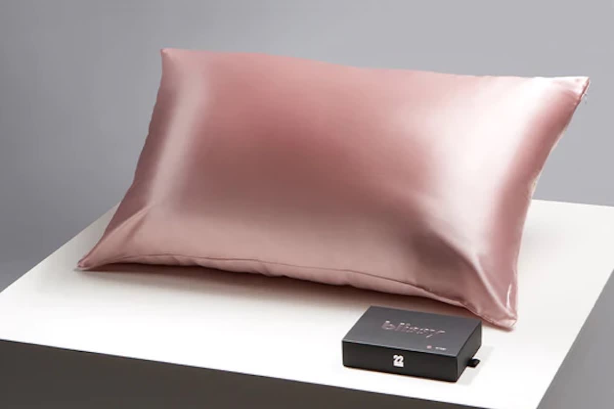 Blissy 100% Mulberry 22-Momme Silk Pillowcase