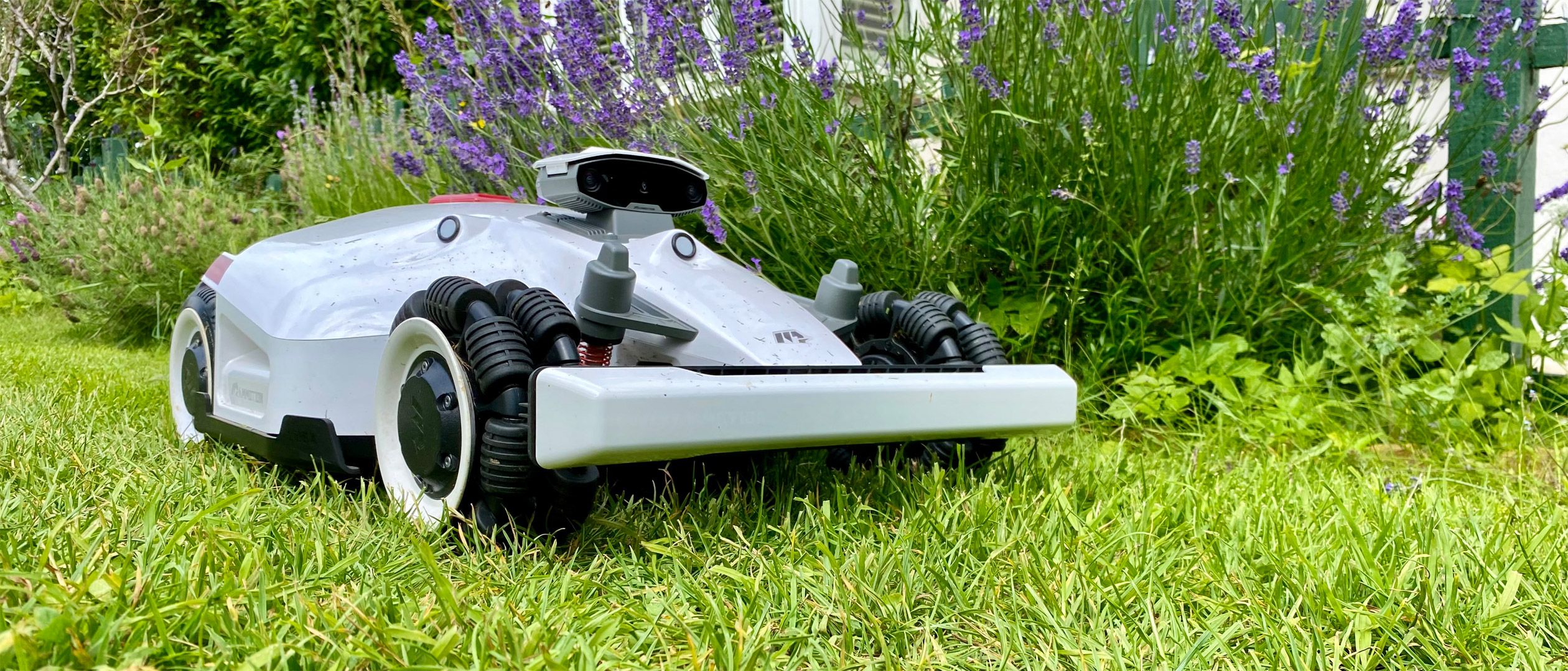 Mammotion Luba 2