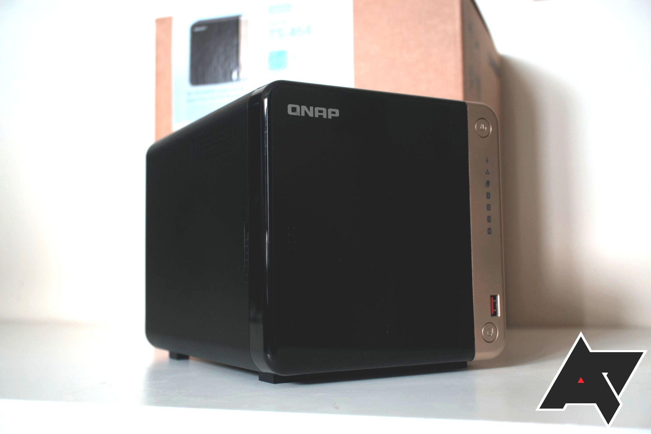 QNAP TS-464