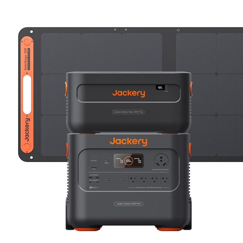 Jackery Solar Generator Kit 2000